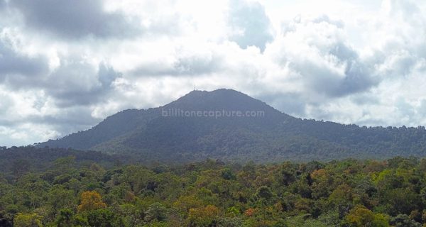 Gunung tajam Belitung